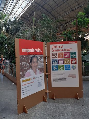 Inauguramos la exposición fotográfica «Empoderadas. Mujeres del Comercio Justo»