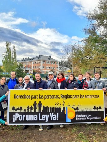 Más de 100 organizaciones exigen al Gobierno cumplir su compromiso de aprobar una ley que obligue a las empresas a respetar los derechos humanos y el medio ambiente